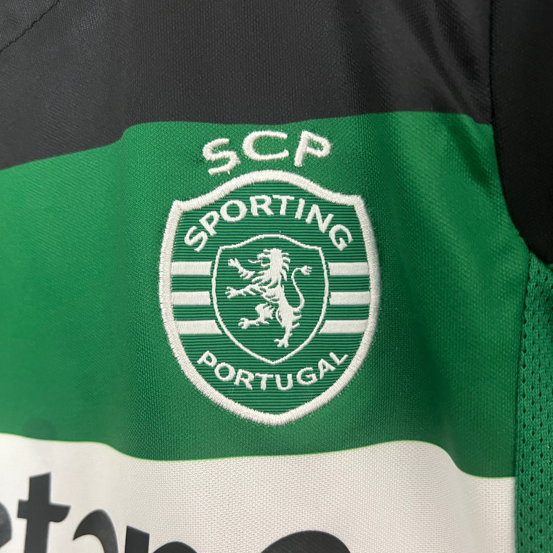 camisa-camiseta-sporting-lisboa-nike-betano-super-bock-versao-versao-torcedor-conjunto-infantil-shorts-24-25-home-casa-i-principal-1-verde-branco-branca-preta-preto_4