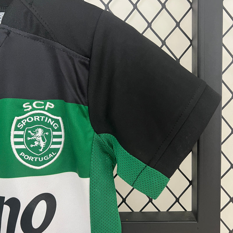 camisa-camiseta-sporting-lisboa-nike-betano-super-bock-versao-versao-torcedor-conjunto-infantil-shorts-24-25-home-casa-i-principal-1-verde-branco-branca-preta-preto_5