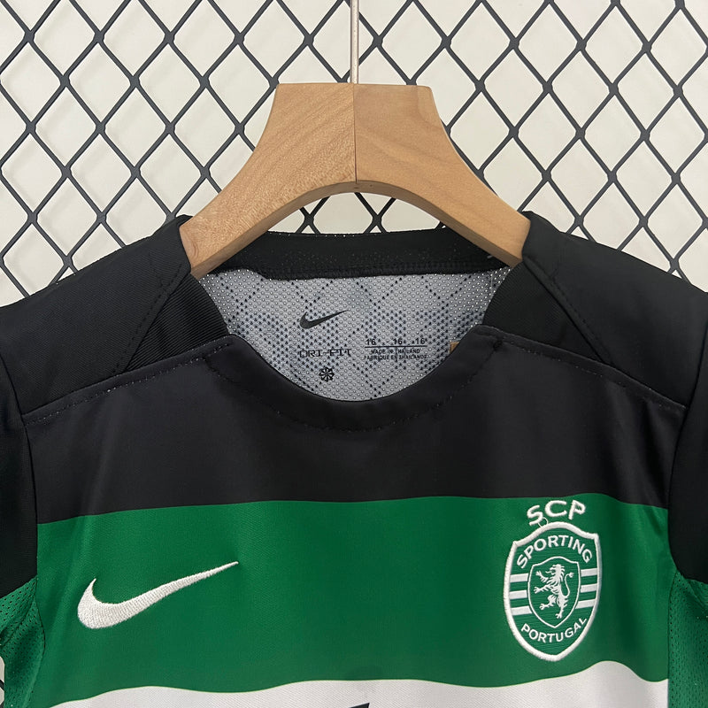 camisa-camiseta-sporting-lisboa-nike-betano-super-bock-versao-versao-torcedor-conjunto-infantil-shorts-24-25-home-casa-i-principal-1-verde-branco-branca-preta-preto_8