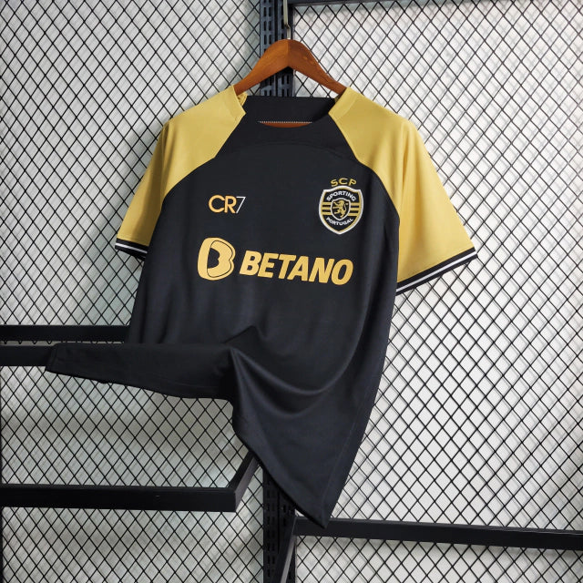 camisa-camiseta-sporting-lisboa-nike-betano-super-bock-versao-versao-torcedor-masculina-23-24-third-away-fora-iii-terceira-3-amarela-preta-preto-amarelo-dourado-dourada-cr7-cristiano_63743463-d204-49fb-bd38-a30c79b4992e