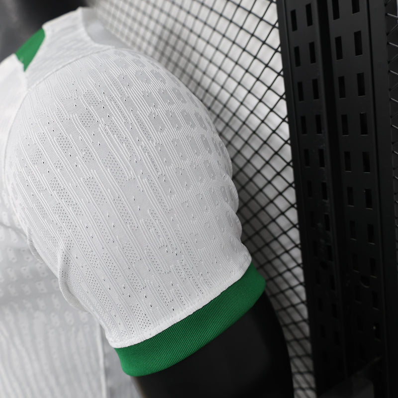 camisa-camiseta-sporting-lisboa-nike-betano-versao-versao-jogador-masculina-24-25-away-fora-ii-secundaria-2-verde-branca-branco_10