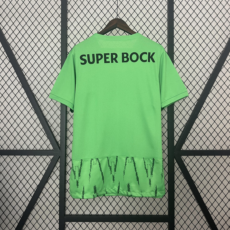 camisa-camiseta-sporting-lisboa-nike-betano-versao-versao-torcedor-masculina-24-25-third-away-fora-iii-terceira-3-verde_6