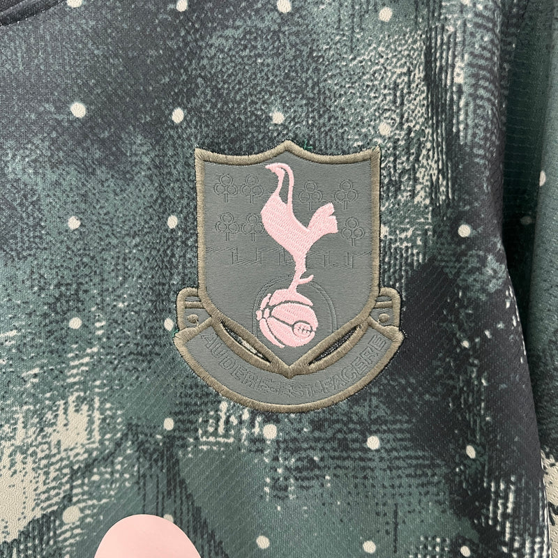 camisa-camiseta-spurs-tottenham-hotspurs-nike-aia-versao-versao-torcedor-masculina-24-25-third-away-fora-iii-terceira-3-verde-branca-branco-galaxia-galaxia_4