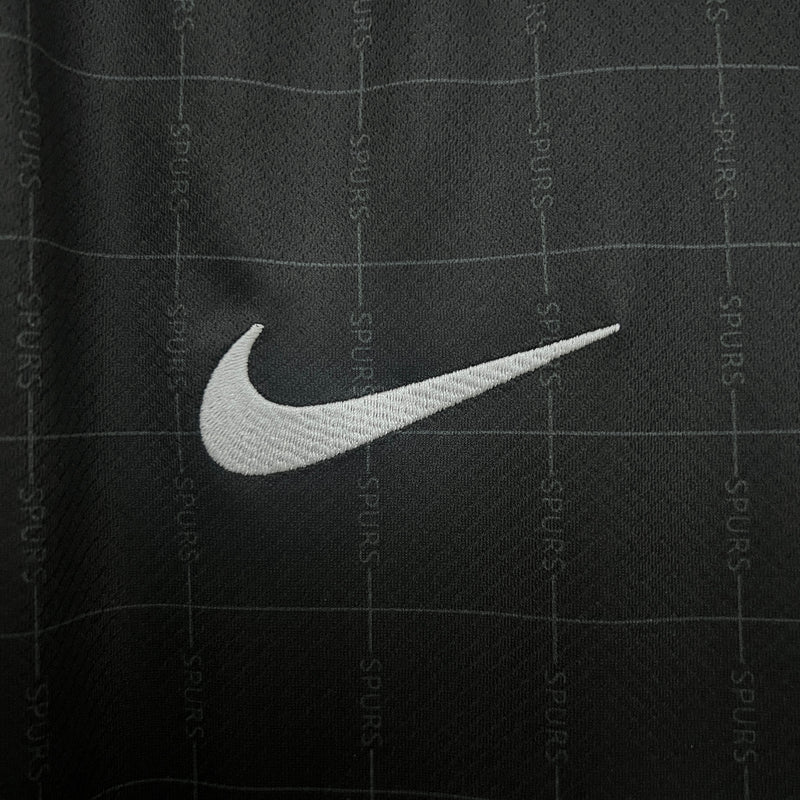 camisa-camiseta-tottenham-spurs-nike-aia-versao-torcedor-masculina-25-26-away-fora-ii-secundaria-2-branca-branco-preta-preto-azul_3