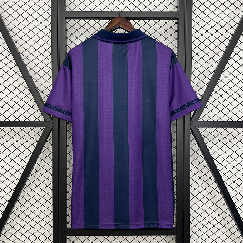 camisa-camiseta-tottenham-spurs-pony-hp-hewlett-packard-versao-torcedor-masculina-95-97-away-fora-secundaria-ii-2-roxa-roxo-azul-branco-branca-retro_4