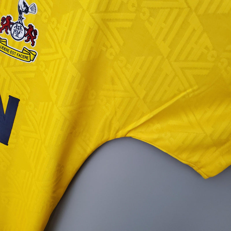 camisa-camiseta-tottenham-spurs-umbro-holsten-versao-torcedor-masculina-92-94-away-fora-secundaria-ii-2-amarela-amarelo-azul-retro_5