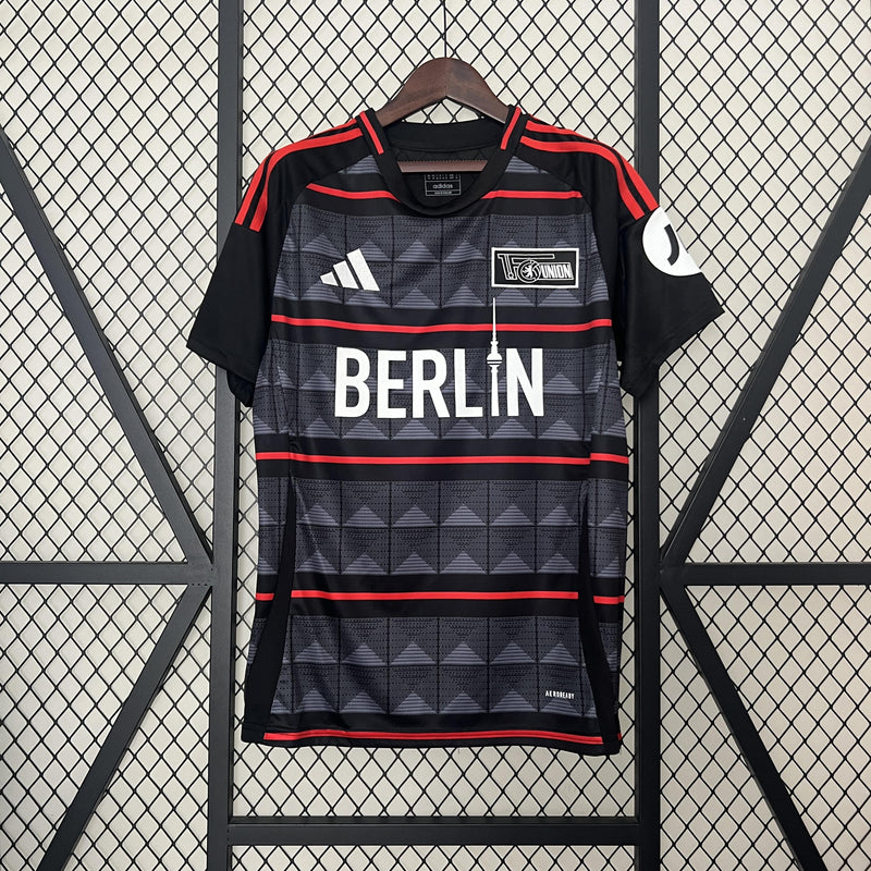 camisa-camiseta-union-berlin-adidas-versao-versao-torcedor-masculina-24-25-away-fora-ii-secundaria-2-vermelha-branco-branca-vermelho-preta-preto-cinza_1