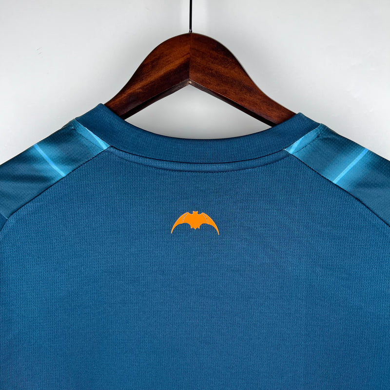 camisa-camiseta-valencia-puma-tm-real-estate-group-versao-versao-torcedor-masculina-23-24-away-fora-ii-secundaria-2-laranja-branco-branca-preto-preta-azul-escuro-escura_10