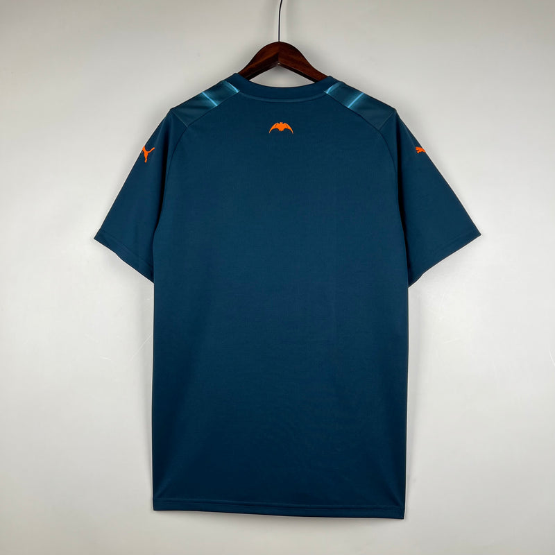 camisa-camiseta-valencia-puma-tm-real-estate-group-versao-versao-torcedor-masculina-23-24-away-fora-ii-secundaria-2-laranja-branco-branca-preto-preta-azul-escuro-escura_4