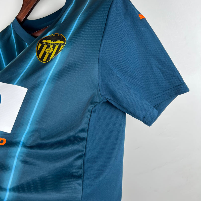 camisa-camiseta-valencia-puma-tm-real-estate-group-versao-versao-torcedor-masculina-23-24-away-fora-ii-secundaria-2-laranja-branco-branca-preto-preta-azul-escuro-escura_9