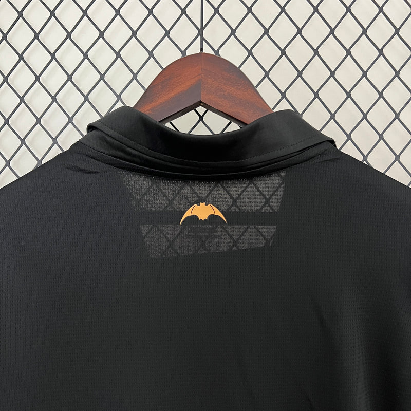 camisa-camiseta-valencia-puma-tm-real-estate-group-versao-versao-torcedor-masculina-24-25-away-fora-ii-secundaria-2-preta-branca-preto-branco-dourada-dourado_6