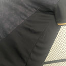 camisa-camiseta-valencia-puma-tm-real-estate-group-versao-versao-torcedor-masculina-24-25-away-fora-ii-secundaria-2-preta-branca-preto-branco-dourada-dourado_7