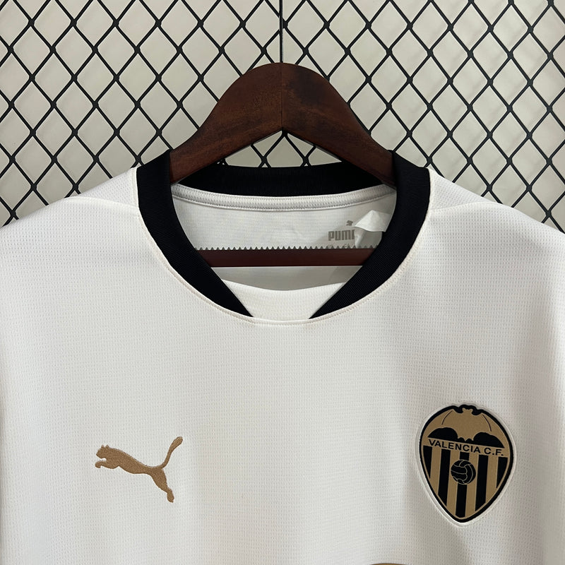 camisa-camiseta-valencia-puma-tm-real-estate-group-versao-versao-torcedor-masculina-24-25-home-casa-i-principal-1-preta-branca-preto-branco-dourada-dourado_6