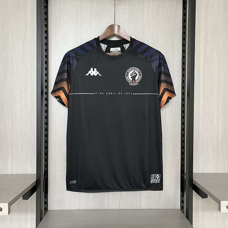 camisa-camiseta-vasco-da-gama-kappa-versao-torcedor-masculina-24-25-treino-pre-jogo-respeito-igualdade-inclusao-preta-preto-branca-branco-azul-laranja_1_5f208a4e-5160-4330-8554-290aecf8abab