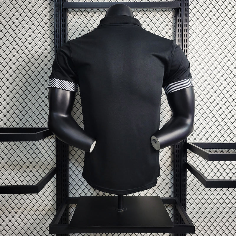 camisa-camiseta-vasco-da-gama-kappa-versao-versao-jogador-masculina-23-24-edicao-edicao-especial-polo-pec-payet-preta-preto-gola-cinza_5