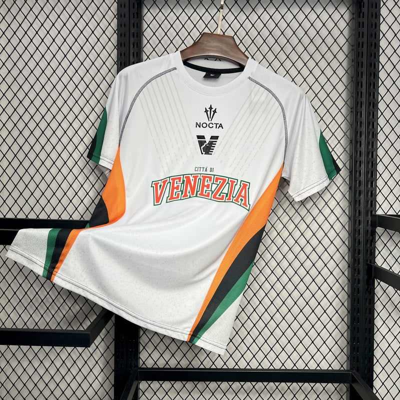 camisa-camiseta-venezia-nocta-versao-versao-torcedor-masculina-24-25-away-fora-ii-secundaria-2-branca-branco-dourada-dourado-laranja-verde_1