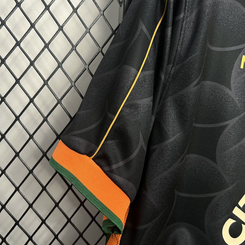 camisa-camiseta-venezia-nocta-versao-versao-torcedor-masculina-24-25-home-casa-i-principal-1-preta-preto-dourada-dourado-laranja_4