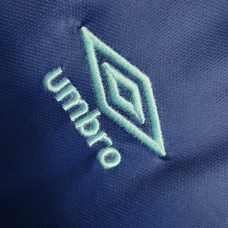 camisa-camiseta-west-ham-umbro-betway-versao-versao-torcedor-masculina-23-24-third-away-fora-iii-terceira-3-paqueta-lucas-paqueta-azul-claro-clara-escuro-escura_2
