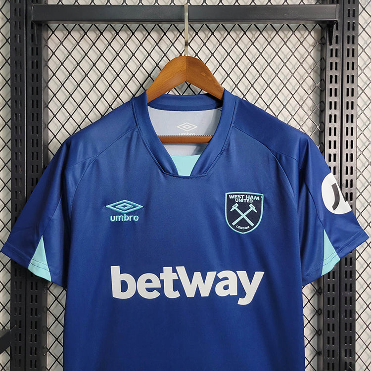 camisa-camiseta-west-ham-umbro-betway-versao-versao-torcedor-masculina-23-24-third-away-fora-iii-terceira-3-paqueta-lucas-paqueta-azul-claro-clara-escuro-escura_3