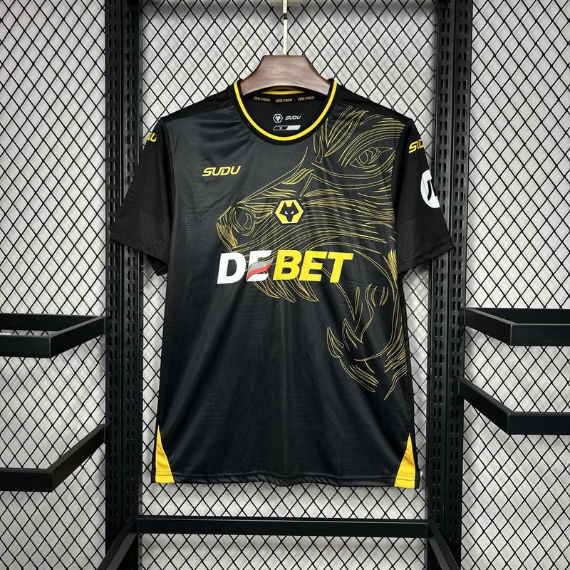 camisa-camiseta-wolverhampton-wolves-debet-sudu-versao-torcedor-masculina-24-25-away-fora-ii-secundaria-2-amarela-amarelo-laranja-preta-preto_1