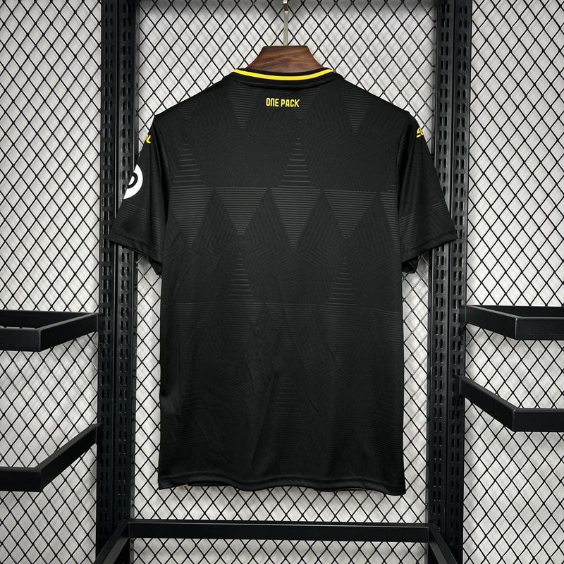camisa-camiseta-wolverhampton-wolves-debet-sudu-versao-torcedor-masculina-24-25-away-fora-ii-secundaria-2-amarela-amarelo-laranja-preta-preto_3