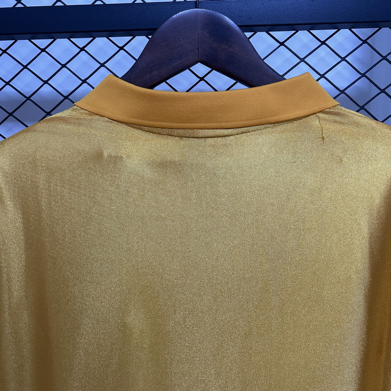 camisa-camiseta-wolverhampton-wolves-debet-sudu-versao-torcedor-masculina-24-25-comemorativa-70-anos-amarela-amarelo-laranja-preta-preto-dourada-dourado_1_8
