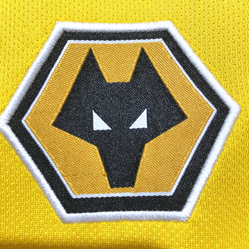 camisa-camiseta-wolves-wolverhampton-le-coq-sportif-sporting-bet-versao-versao-torcedor-masculina-2010-home-casa-i-principal-1-amarela-amarelo-retro-retro_5