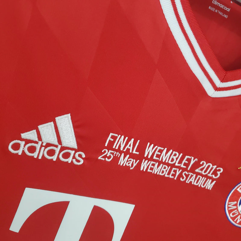 camisa-manga-longa-bayern-munchen-adidas-T-versao-torcedor-masculina-12-13-home-casa-i-principal-1-retro-vermelha-vermelho-branca-bran_5
