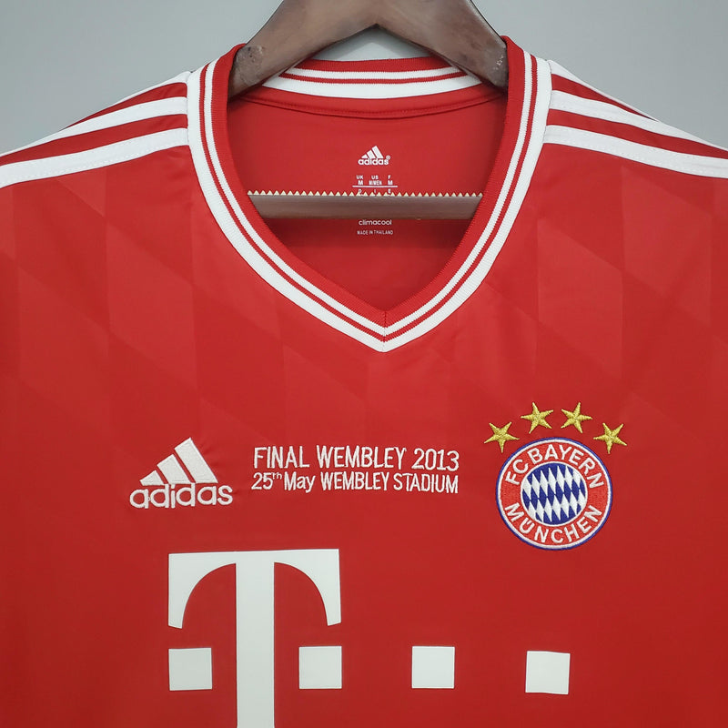camisa-manga-longa-bayern-munchen-adidas-T-versao-torcedor-masculina-12-13-home-casa-i-principal-1-retro-vermelha-vermelho-branca-bran