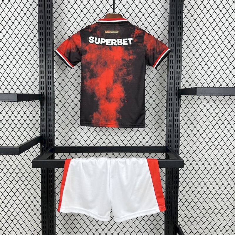 conjunto-infantil-sao-sao-paulo-spfc-new-balance-nb-versao-versao-torcedor-masculina-24-25-third-away-fora-iii-terceira-3-vermelha-preta-branca-preto_2