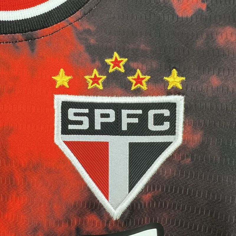 conjunto-infantil-sao-sao-paulo-spfc-new-balance-nb-versao-versao-torcedor-masculina-24-25-third-away-fora-iii-terceira-3-vermelha-preta-branca-preto_4