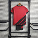 conjunto-infantil-shorts-camisa-camiseta-cap-athletico-paranaense-umbro-esportes-da-sorte-versao-versao-torcedor-23-24-home-casa-i-principal-1-vermelha-preta-vermelho-preto_9