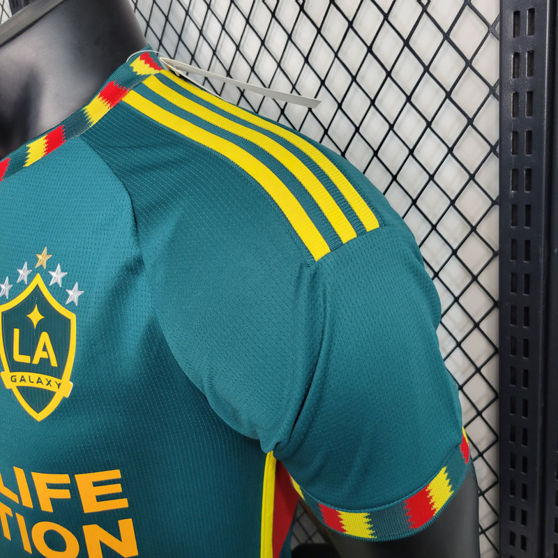 la-galaxy-los-angeles-away-ii-fora-secundaria-jogador-versao-versao-verde-azul-amarela-adidas-david-beckham-herbalife-nutrition_2