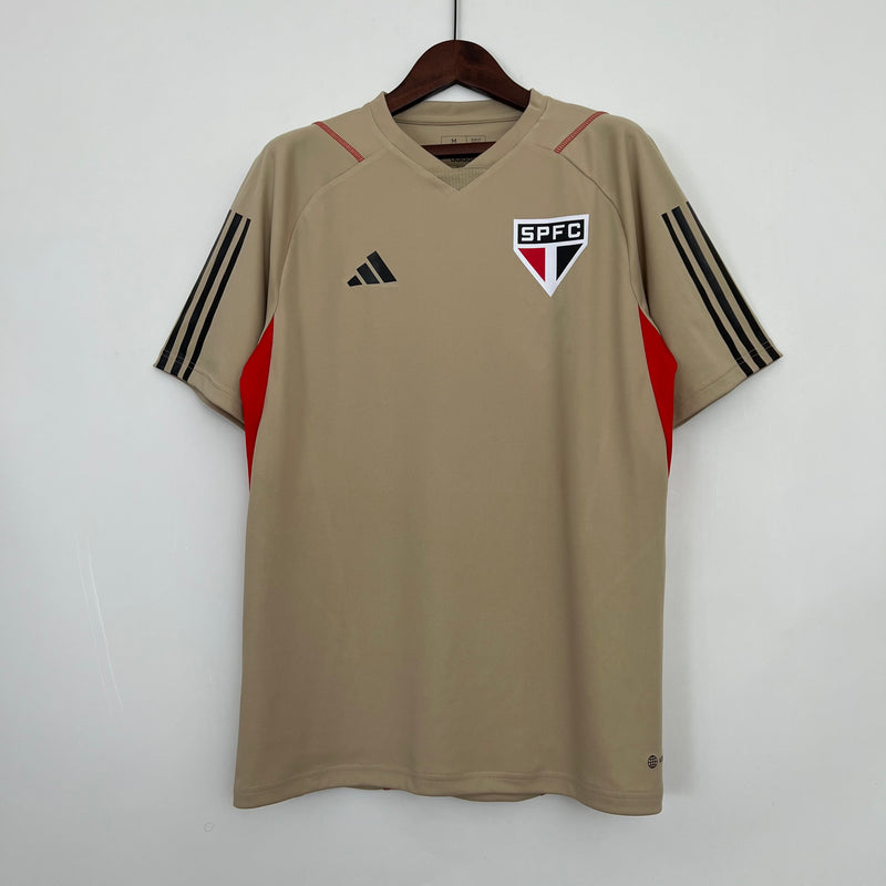 sao-paulo-sao-spfc-adidas-sports-bet-io-jogador-masculina-versao-versao-james-rodrigues-23-24-20-vermelha-vermelho-marrom-treino-treinamento-ii-2-segunda_1