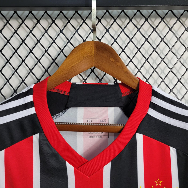 sao-paulo-sao-spfc-adidas-sports-bet-io-torcedor-masculina-versao-versao-james-rodrigues-23-24-20-vermelha-preta-branca-vermelho-preto-branco-away-fora-ii-secundaria-2_9